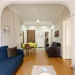 Private Pristine Balcony Home- Heart Of The Center Salonicco