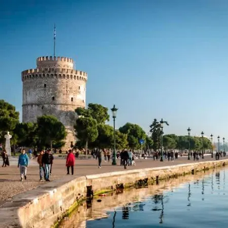 Private Pristine Balcony Home- Heart Of The Center Apartment Thessaloniki