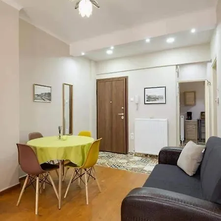 Private Pristine Balcony Home- Heart Of The Center Lejlighed Thessaloníki