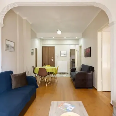 Private Pristine Balcony Home- Heart Of The Center Thessaloniki