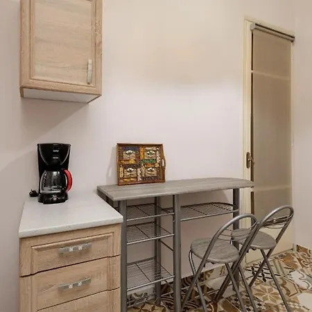 Apartment Private Pristine Balcony Home- Heart Of The Center Thessaloniki