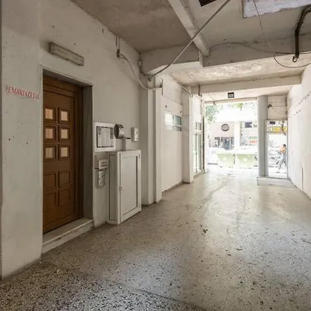 Private Pristine Balcony Home- Heart Of The Center Thessaloniki