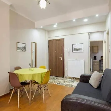 Private Pristine Balcony Home- Heart Of The Center Apartment Thessaloniki