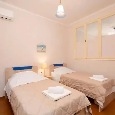 Apartment Private Pristine Balcony Home- Heart Of The Center Thessaloniki