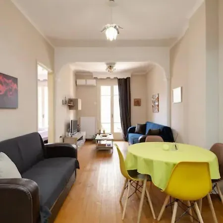 Private Pristine Balcony Home- Heart Of The Center * Thessaloniki