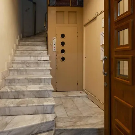 Apartman Private Pristine Balcony Home- Heart Of The Center